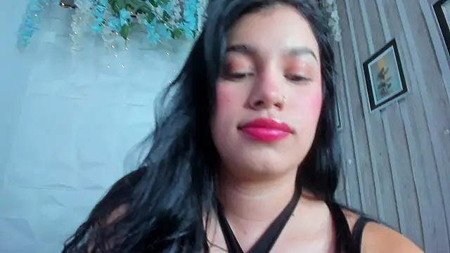 Snapshot of zarahcoxx chatting on 09-12-25, 02:22 zarahcoxx online show from 09-12-25, 02:22