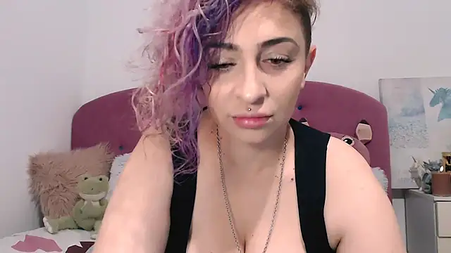 Snapshot of AAARUNY chatting on 11-03-25, 12:39 AAARUNY online show from 11-03-25, 12:39