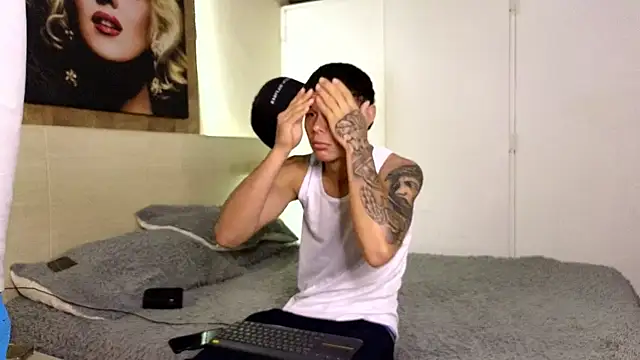 Snapshot of 777_camilo chatting on 09-25-25, 02:04 777 camilo online show from 09-25-25, 02:04