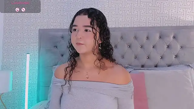 Evaa Lunna  online show from 06-02-26, 08:33