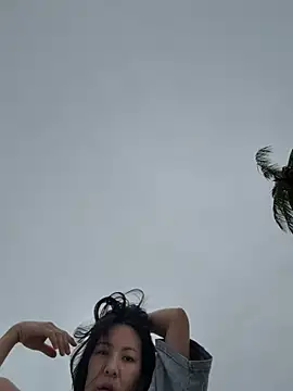 Snapshot of Ninazhang chatting on 07-13-26, 01:30 Ninazhang online show from 07-13-26, 01:30