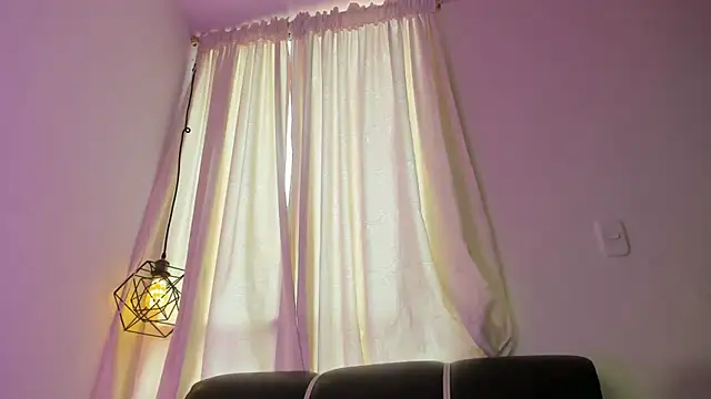 Snapshot of sofia_sorceress5 chatting on 06-08-26, 02:28 sofia sorceress5 online show from 06-08-26, 02:28