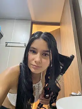 Snapshot of Vaneza_G1 chatting on 11-29-25, 04:04 Vaneza G1 online show from 11-29-25, 04:04