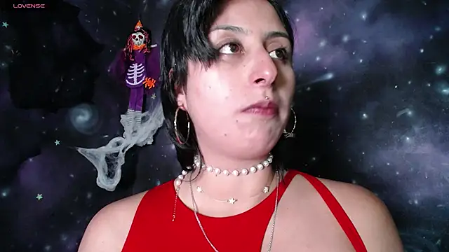 CristaldelLeon s online show from 10-15-25, 07:47