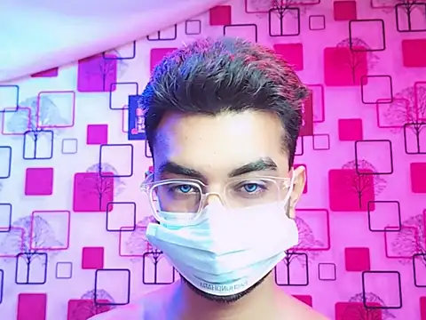 ChiseledCharm online show from 11-07-25, 10:32