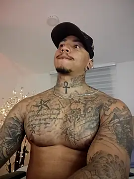 Snapshot of David_tatto1 chatting on 09-23-25, 01:52 David tatto1 online show from 09-23-25, 01:52