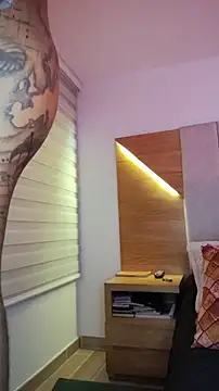 Snapshot of David_tatto1 chatting on 11-19-25, 02:22 David tatto1 online show from 11-19-25, 02:22