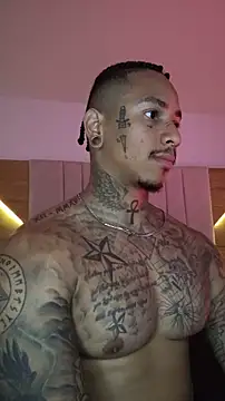 Snapshot of David_tatto1 chatting on 11-23-25, 02:22 David tatto1 online show from 11-23-25, 02:22