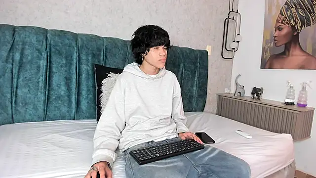 Diamond twink online show from 06-26-26, 02:10