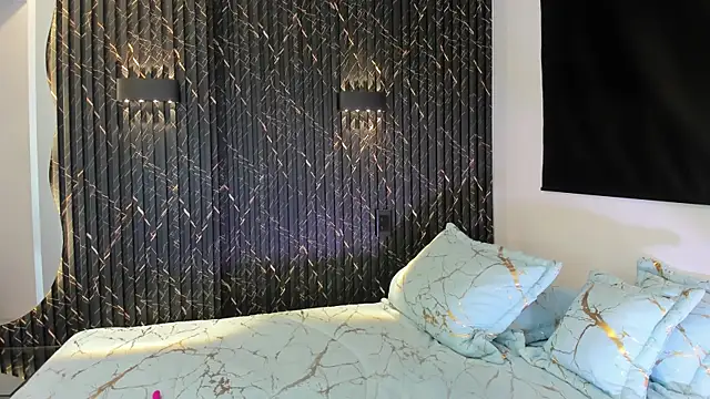 ZOETTAYLOR online show from 10-02-25, 10:06