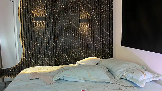 ZOETTAYLOR online show from 11-05-25, 08:31