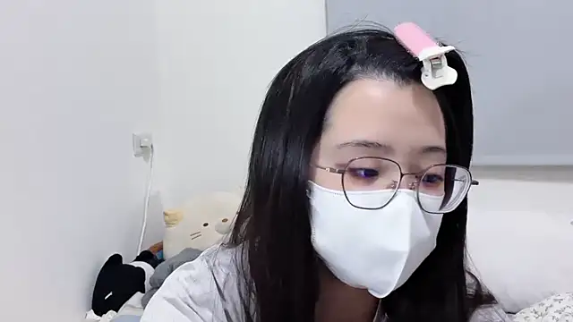 Snapshot of LHeart chatting on 10-22-25, 02:06 LHeart online show from 10-22-25, 02:06