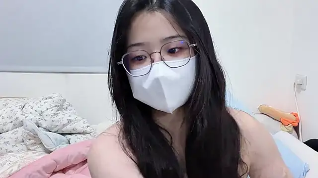 Snapshot of LHeart chatting on 05-29-26, 02:15 LHeart online show from 05-29-26, 02:15