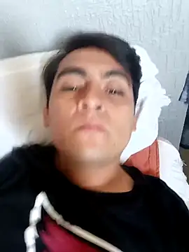 Snapshot of Ravenvodka chatting on 09-23-25, 04:54 Ravenvodka online show from 09-23-25, 04:54