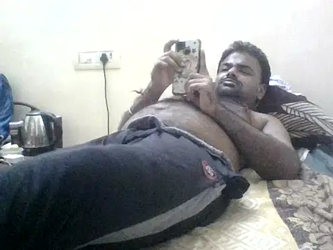 sree4143 online show from 10-14-25, 05:03