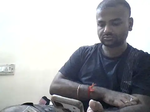 sree4143 online show from 11-26-25, 03:35