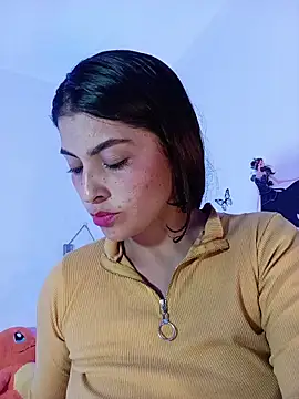 Fox Roxxan online show from 11-22-25, 04:22