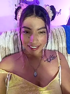 Snapshot of Fox_Roxxan chatting on 06-28-26, 02:17 Fox Roxxan online show from 06-28-26, 02:17