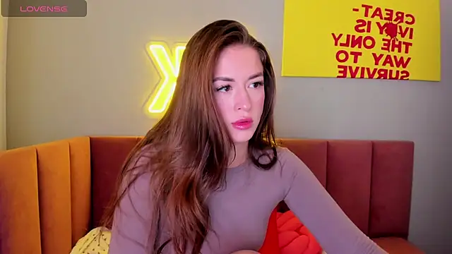 Snapshot of StacyWells chatting on 09-14-25, 02:33 StacyWells online show from 09-14-25, 02:33