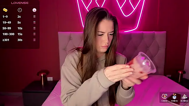 Snapshot of StacyWells chatting on 10-14-25, 02:23 StacyWells online show from 10-14-25, 02:23