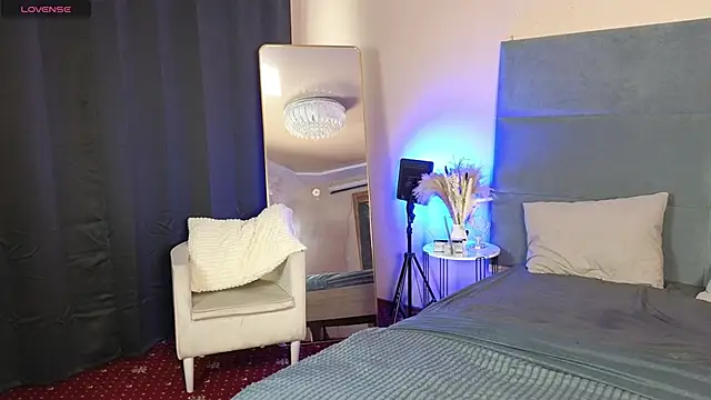Snapshot of RianaRey chatting on 06-16-26, 05:54 RianaRey online show from 06-16-26, 05:54