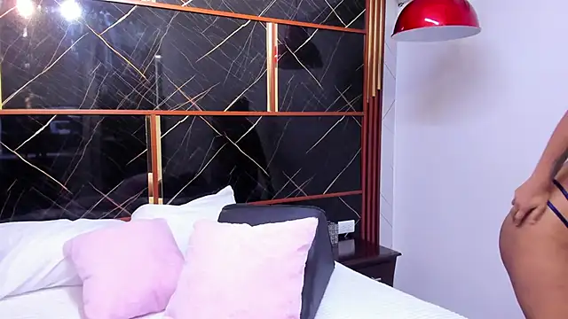 Snapshot of HannyThompson chatting on 09-09-25, 12:37 HannyThompson online show from 09-09-25, 12:37