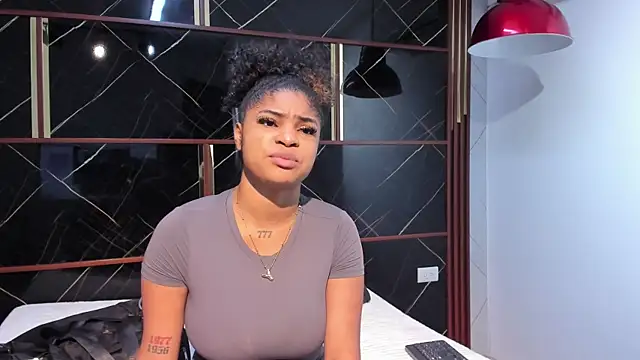 Snapshot of HannyThompson chatting on 11-05-25, 12:27 HannyThompson online show from 11-05-25, 12:27