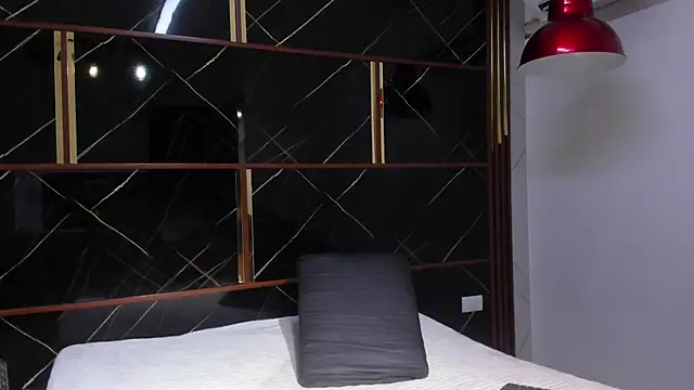 Snapshot of HannyThompson chatting on 11-08-25, 12:16 HannyThompson online show from 11-08-25, 12:16