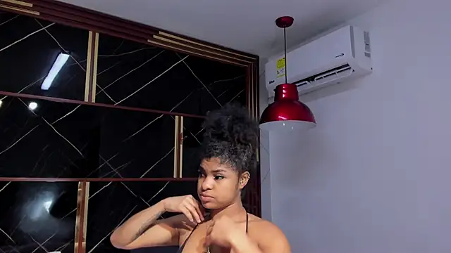 Snapshot of HannyThompson chatting on 11-09-25, 12:25 HannyThompson online show from 11-09-25, 12:25