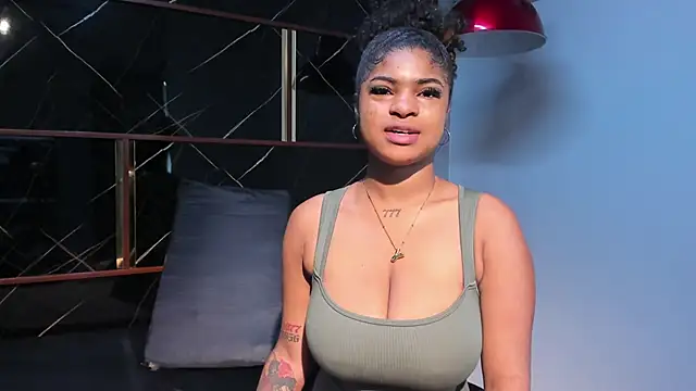 Snapshot of HannyThompson chatting on 11-20-25, 12:05 HannyThompson online show from 11-20-25, 12:05