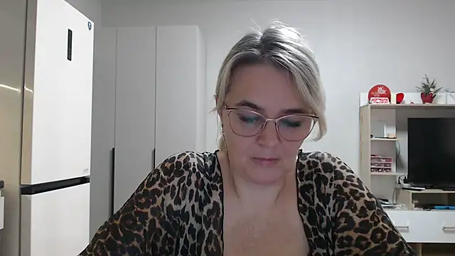 EleanoraDream online show from 04-13-26, 08:20