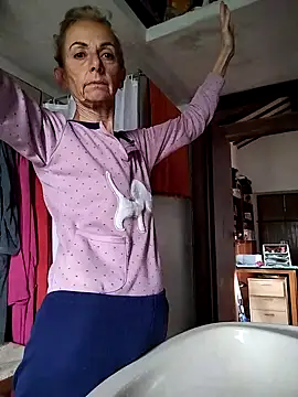 Snapshot of clarabell4 chatting on 11-20-25, 07:30 clarabell4 online show from 11-20-25, 07:30