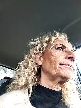 Snapshot of clarabell4 chatting on 11-21-25, 07:29 clarabell4 online show from 11-21-25, 07:29