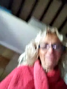 Snapshot of clarabell4 chatting on 11-29-25, 08:06 clarabell4 online show from 11-29-25, 08:06