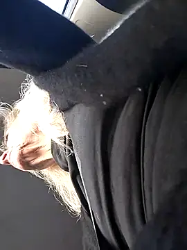 Snapshot of clarabell4 chatting on 12-05-25, 08:01 clarabell4 online show from 12-05-25, 08:01