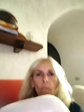 Snapshot of clarabell4 chatting on 12-05-25, 08:05 clarabell4 online show from 12-05-25, 08:05