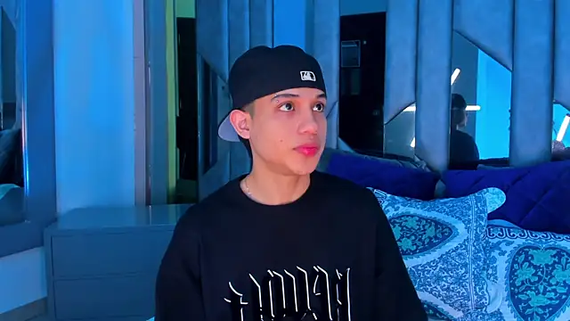 Sebax Young online show from 09-19-25, 07:58