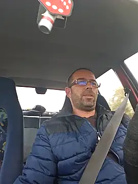 Snapshot of Thomas043 chatting on 10-28-25, 01:47 Thomas043 online show from 10-28-25, 01:47