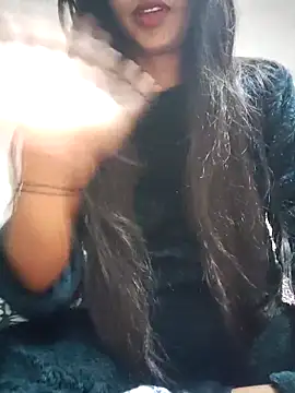 cute radhikaa online show from 12-18-25, 06:36