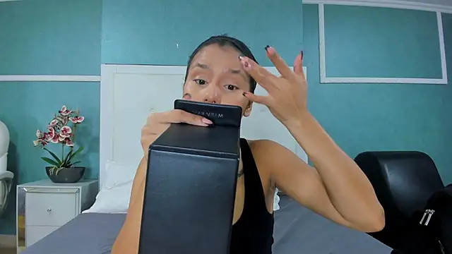 ania gomez online show from 11-15-25, 09:00