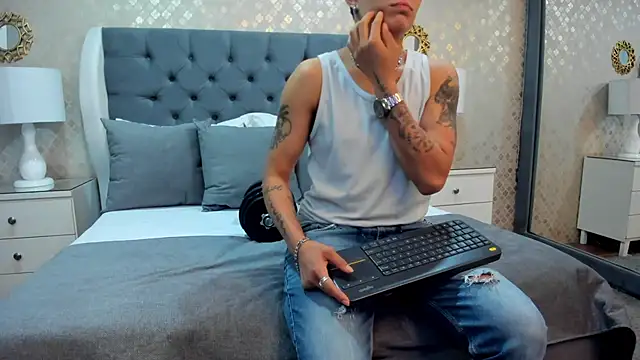 ZoeKrug online show from 09-26-25, 12:09