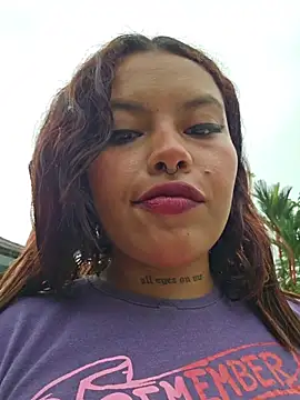 Snapshot of Yessica_Lopezz chatting on 06-27-26, 01:17 Yessica Lopezz online show from 06-27-26, 01:17