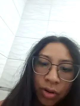 Snapshot of honeysweet111 chatting on 01-12-26, 08:36 honeysweet111 online show from 01-12-26, 08:36