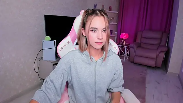 EllaCurtis online show from 05-30-26, 06:05