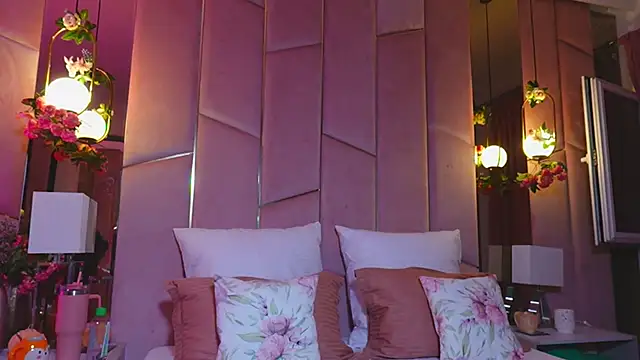 LucyLextonX online show from 03-19-26, 08:57