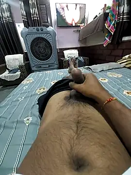 Snapshot of Top_Non_Stop chatting on 10-08-25, 04:26 Top Non Stop online show from 10-08-25, 04:26