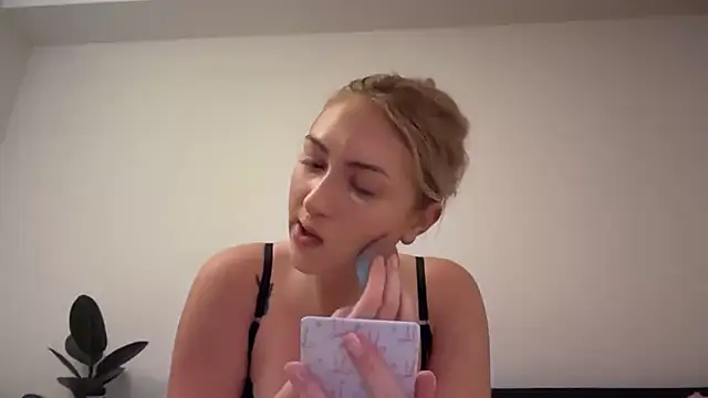 Kitty Swetty online show from 02-14-26, 06:48