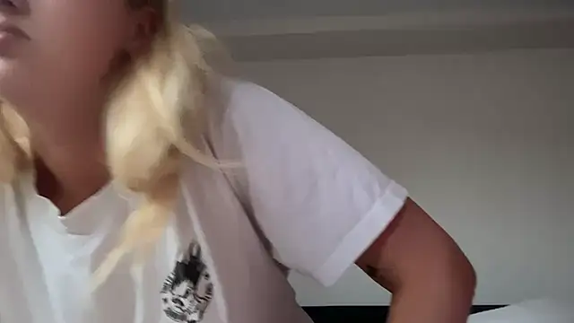 Kitty Swetty online show from 07-26-26, 04:14