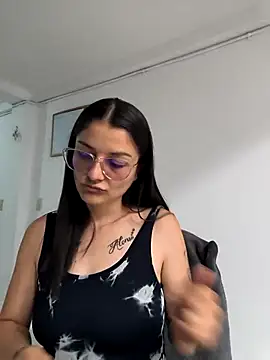Snapshot of Coralinne__ chatting on 05-04-26, 03:08 Coralinne online show from 05-04-26, 03:08