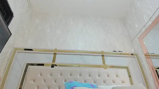 megan rous  online show from 09-15-25, 03:06